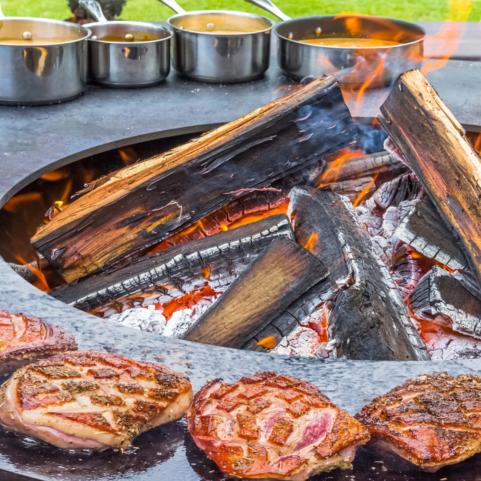 Grilovací deska kulatá pro ohniště o průměru 60 cm